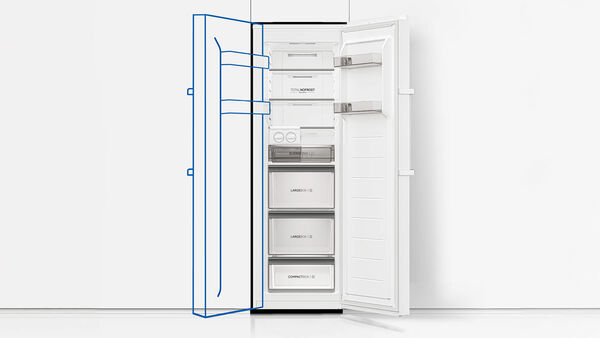 Reversible door with easy-to-grip handle