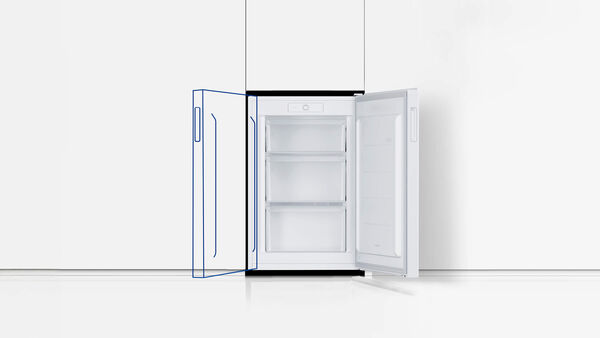 Reversible door with recessed handle